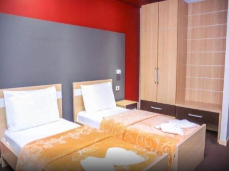 Hotel Vila Aeroport Rinas Extérieur photo