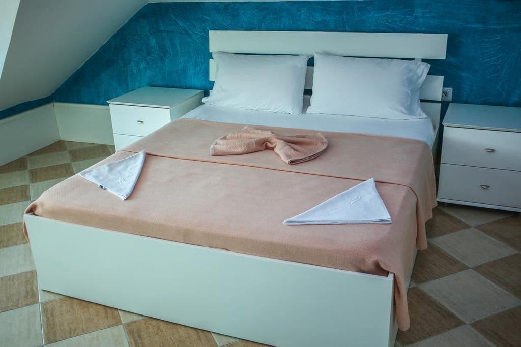 Hotel Vila Aeroport Rinas Extérieur photo