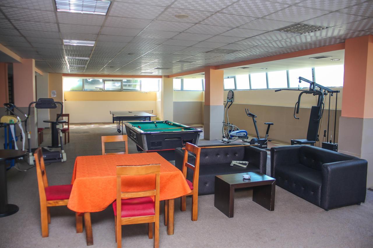 Hotel Vila Aeroport Rinas Extérieur photo