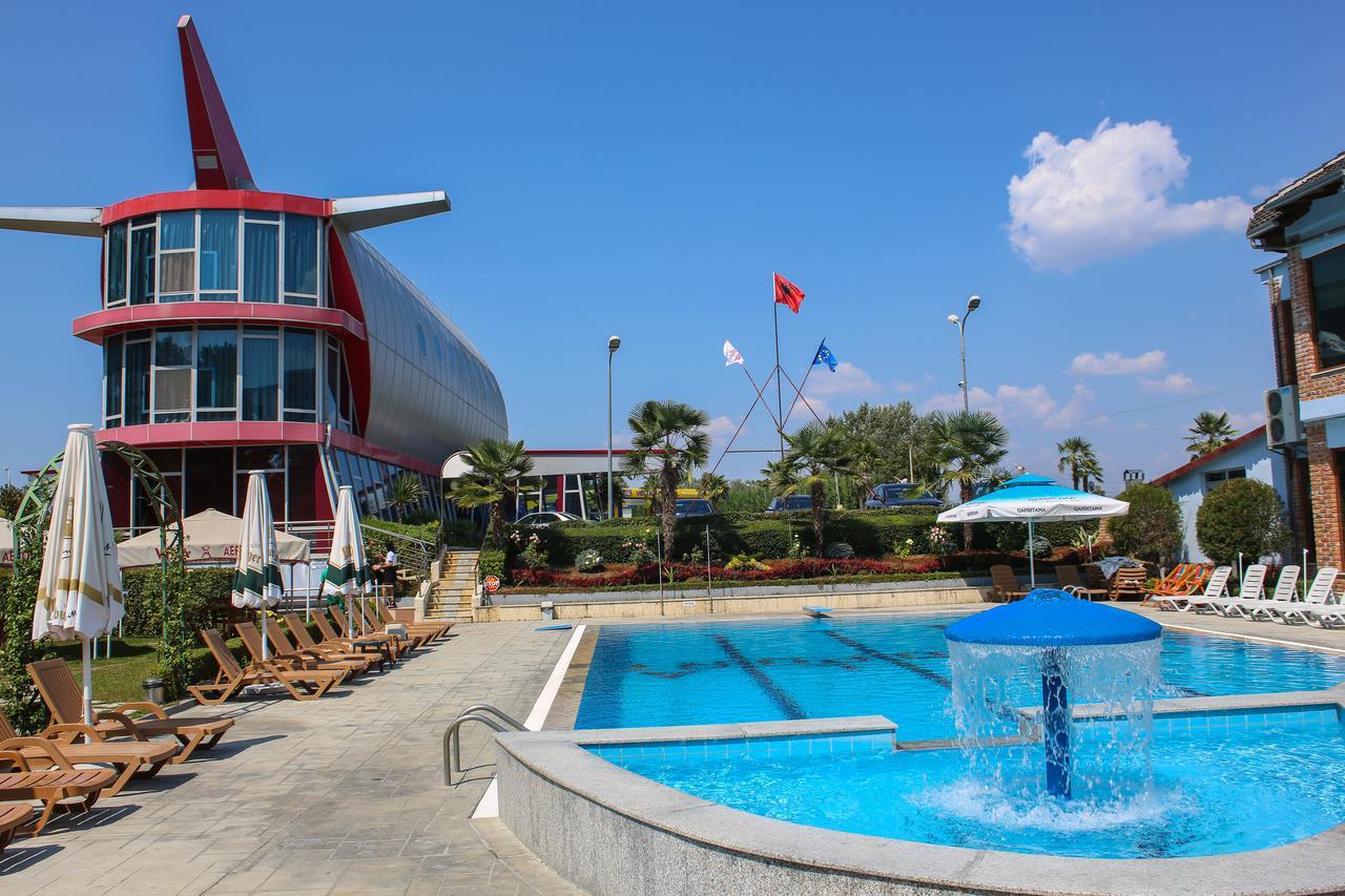 Hotel Vila Aeroport Rinas Extérieur photo
