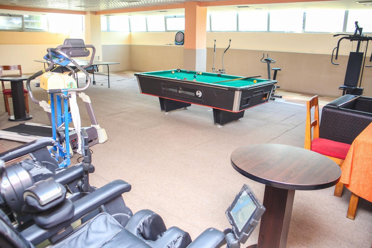 Hotel Vila Aeroport Rinas Extérieur photo