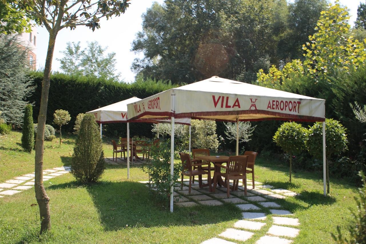 Hotel Vila Aeroport Rinas Extérieur photo