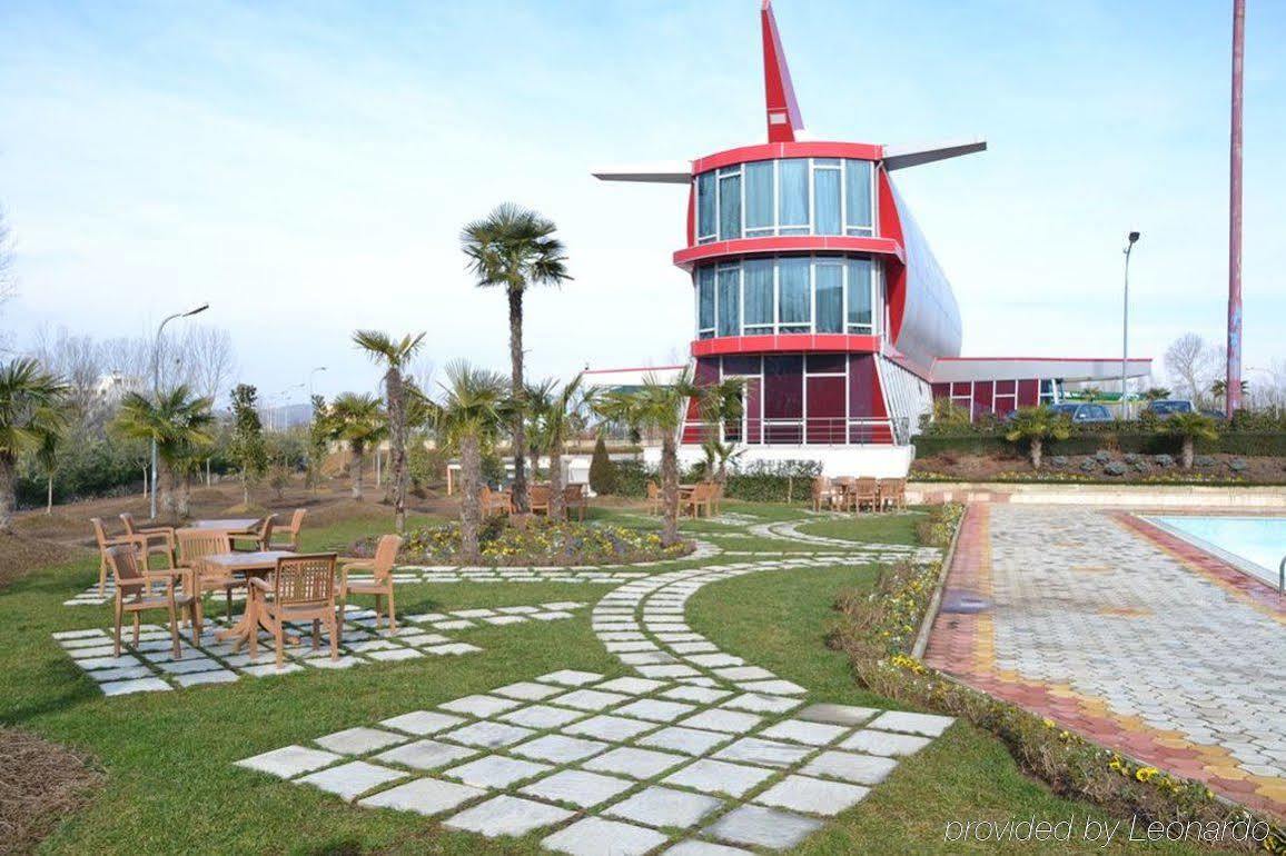 Hotel Vila Aeroport Rinas Extérieur photo